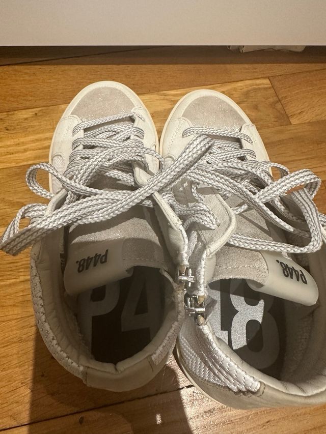 Zapatillas P448 Mujer Talla 38 Plata y Blanco