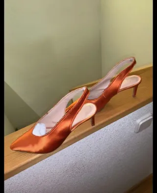 Zapatos tacón Lola Cruz Naranja