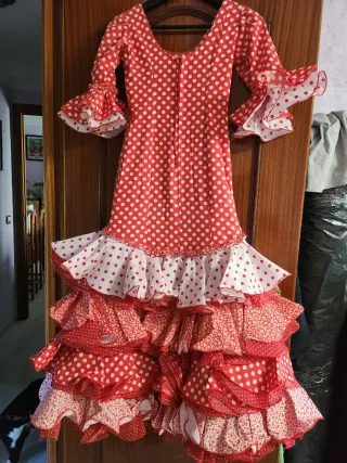 Traje de flamenca rojo y blanco lunares