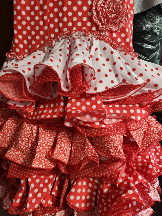 Traje de flamenca rojo y blanco lunares