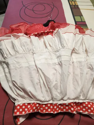 Traje de flamenca rojo y blanco lunares
