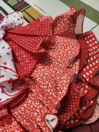 Traje de flamenca rojo y blanco lunares