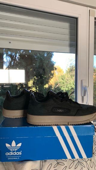 Zapatillas Adidas Talla 43.5 Negras/Beige