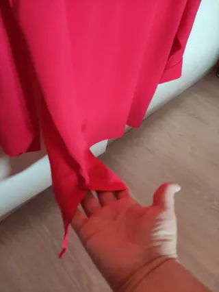 Blusa roja elegante y cómoda