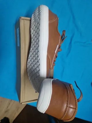 Zapatos HOBIBEAR Marrones y Blancos