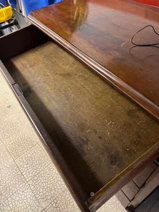 Cómoda antigua de madera