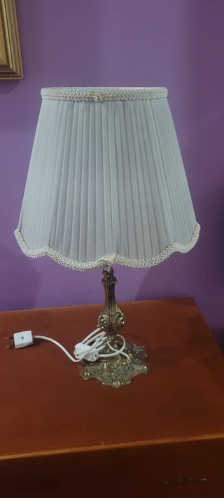 2 Lámparas de mesa dorada y blanca