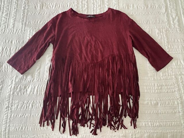 Camiseta Bershka con flecos Talla M