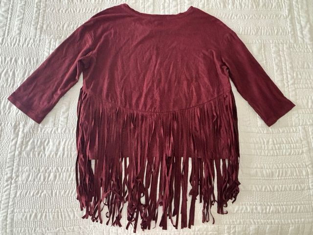 Camiseta Bershka con flecos Talla M