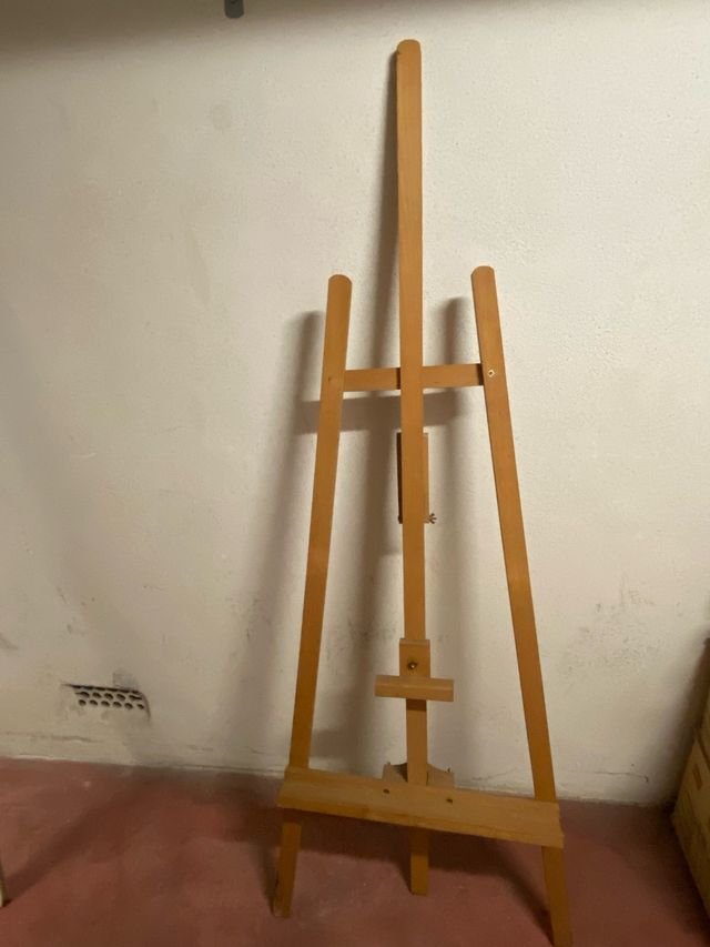 Caballete de madera para pintar