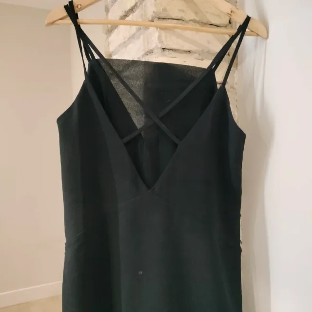 Vestido negro de tirantes