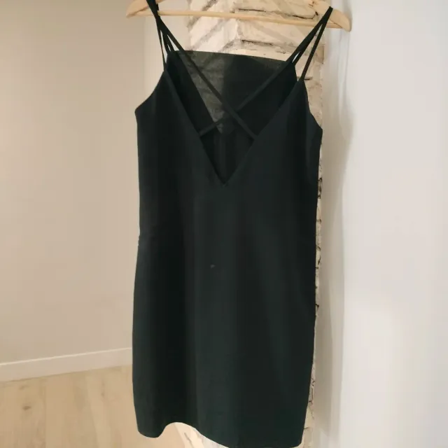 Vestido negro de tirantes