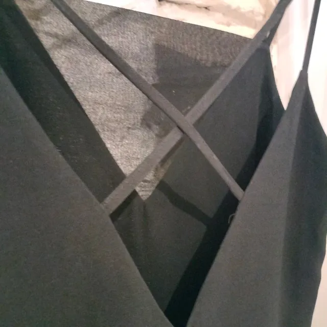 Vestido negro de tirantes