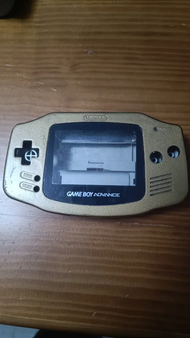 Carcasa Game Boy Advance Nintendo Dorada