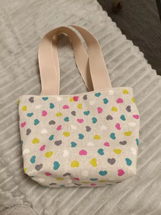 Bolsito infantil artesanal con corazones NUEVO