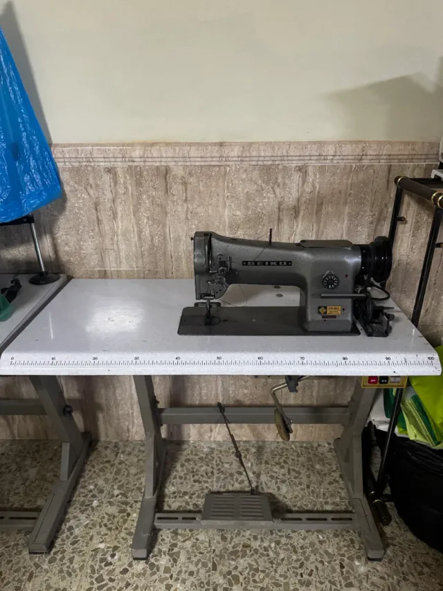 Máquina de coser Seiko STH-8BL