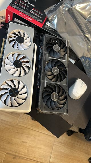 Tarjeta Gráfica AMD Radeon RX 9070 ASUS