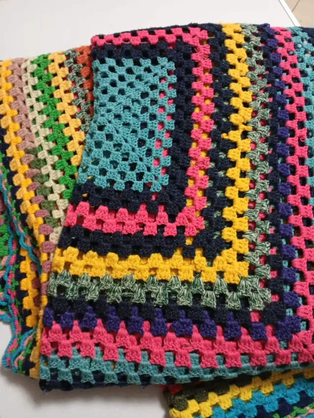 Coperta uncinetto Granny Square multicolore