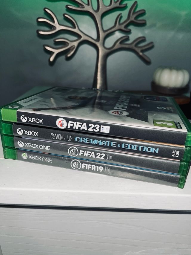 Juego Xbox One FIFA 23, FIFA 22, FIFA 19 y AmongUs