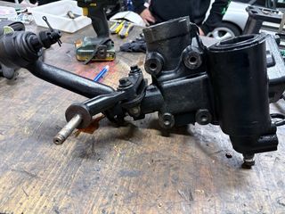 Caja Dirección Land Rover Defender Puma 2010