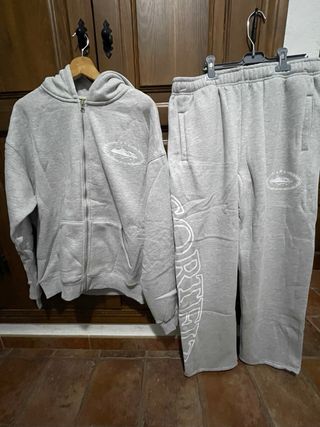 Chándal Corteiz Gris