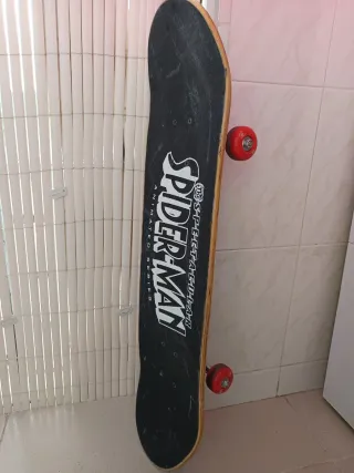 Monopatín Spiderman