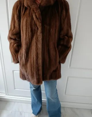 Abrigo de piel marrón