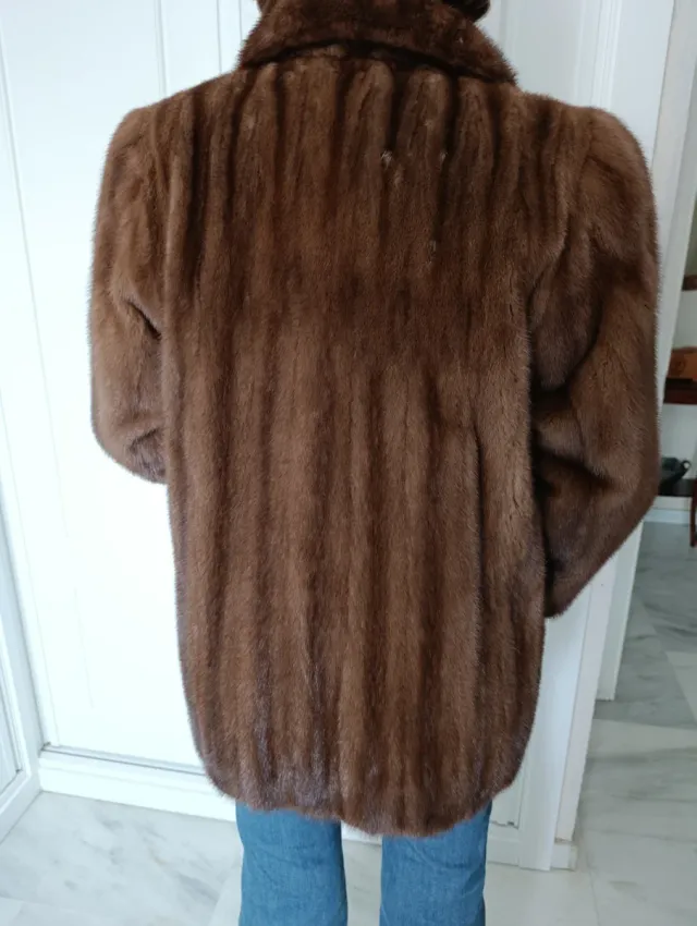 Abrigo de piel marrón
