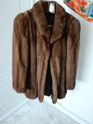 Abrigo de piel marrón