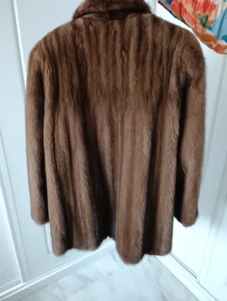 Abrigo de piel marrón