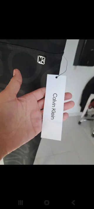 Pantalón Calvin Klein estampado.