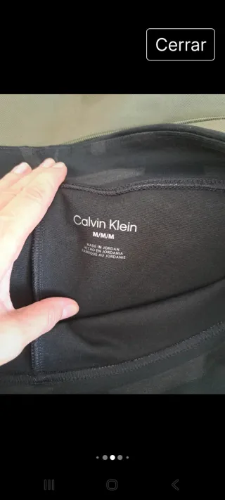 Pantalón Calvin Klein estampado.