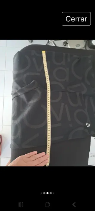 Pantalón Calvin Klein estampado.