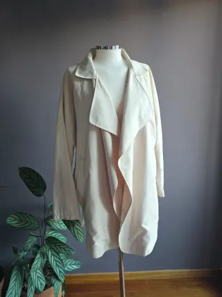 Trench beige fluido talla única
