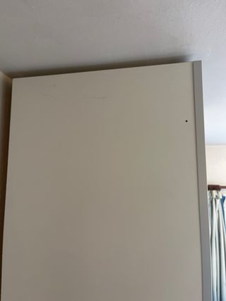 Guardaroba IKEA bianco con ante scorrevoli
