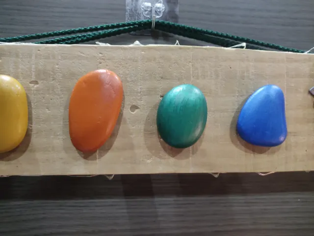 Decoración Piedras 7 chakras en Madera rustica luz