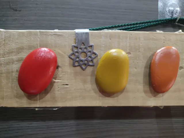 Decoración Piedras 7 chakras en Madera rustica luz