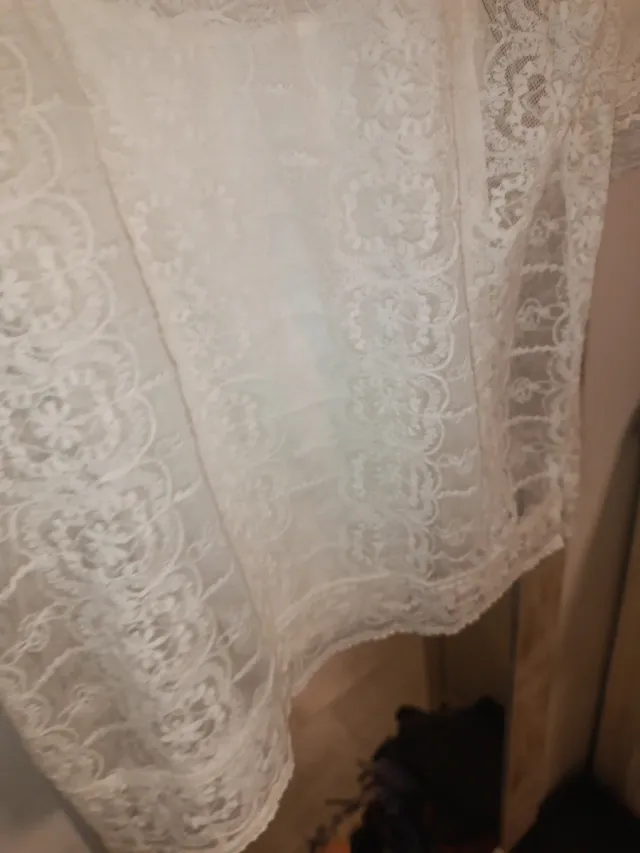 Blusa encaje preciosa de Massimo Dutti