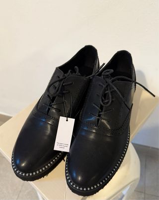 Zapatos de vestir negros con cordones