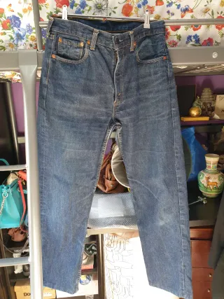 Vaqueros azules de hombre