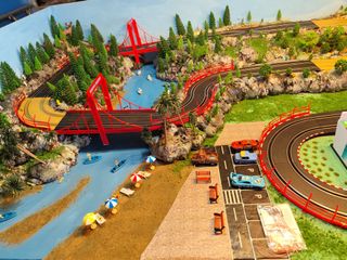 Maqueta Scalextric go, con mesa y ruedas