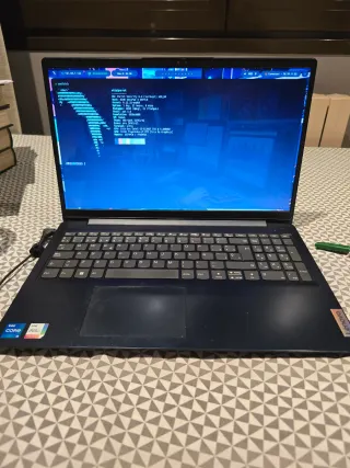 Portátil Lenovo i5 iRISxe