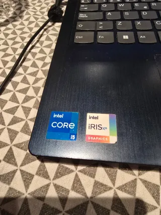 Portátil Lenovo i5 iRISxe