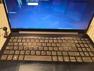 Portátil Lenovo i5 iRISxe