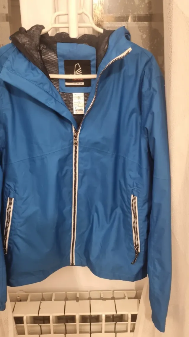 Chubasquero Decathlon talla 14 15 años