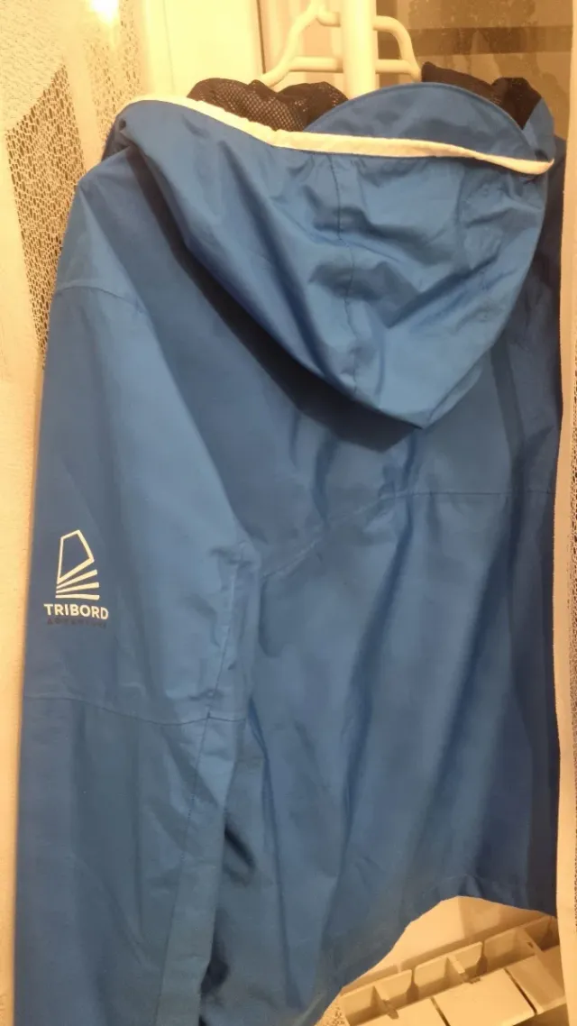 Chubasquero Decathlon talla 14 15 años