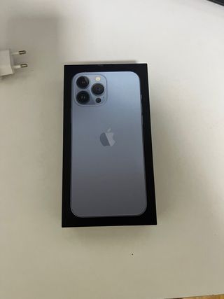 iPhone 13 Pro Max 256GB Azul Caja Cargador y mas..