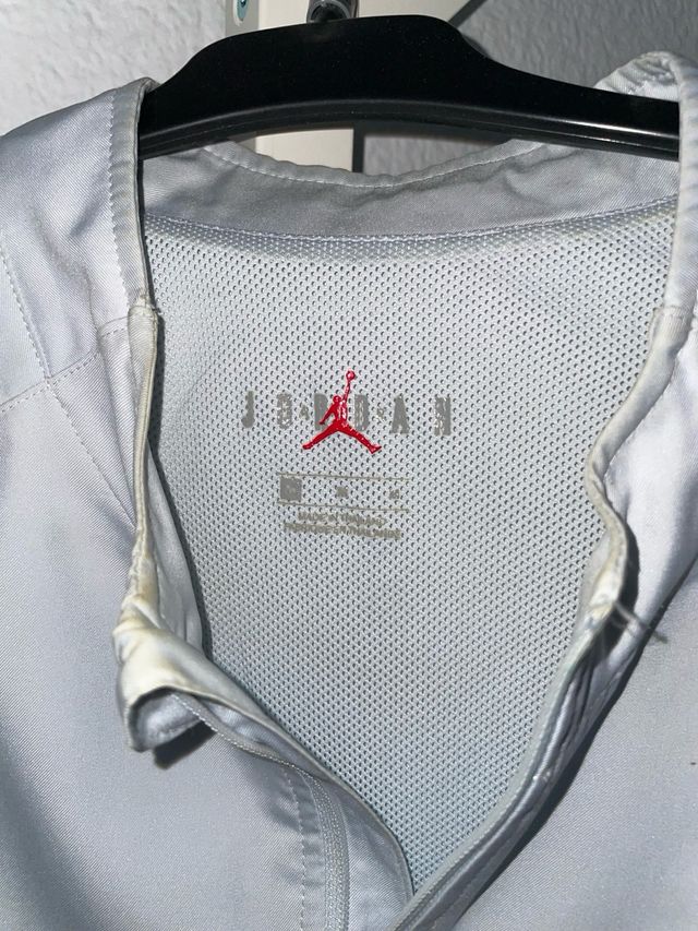 Chaqueta Jordan PSG Gris y Rosa