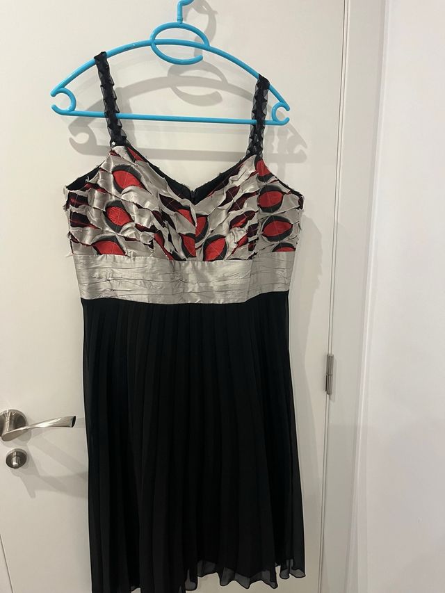 Vestido tirantes gris, negro y rojo