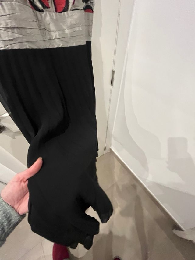 Vestido tirantes gris, negro y rojo